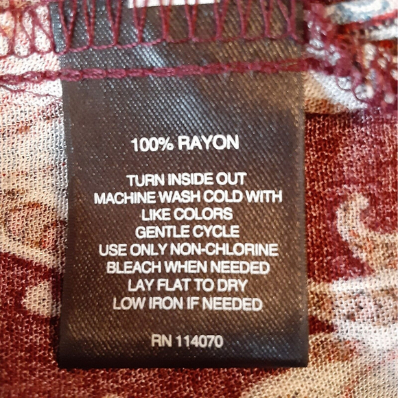 Signature I Studio Women's 1X Burgundy Print Boho Blouse w/Smocking at the Neck - Picture 7 of 8